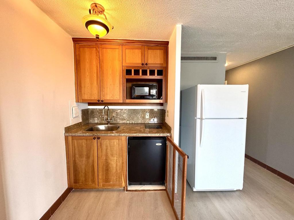 Photo of 1409 N Prospect AVENUE #703, Milwaukee, WI 53202 (MLS # 1960981)