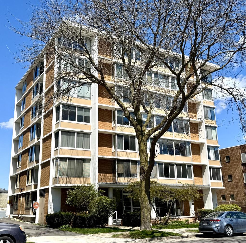 Photo of 1409 N Prospect AVENUE #703, Milwaukee, WI 53202 (MLS # 1960981)