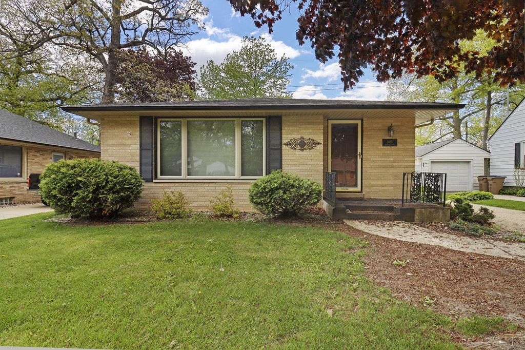 Photo of 5025 Harrison ROAD, Kenosha, WI 53142 (MLS # 1962750)