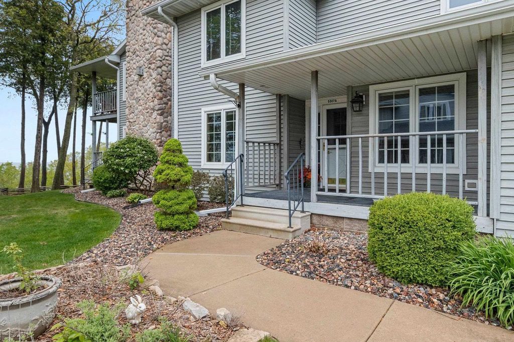 Photo of 5307 Sunset Bluff DRIVE #A, Green Bay, WI 54311 (MLS # 50325761)