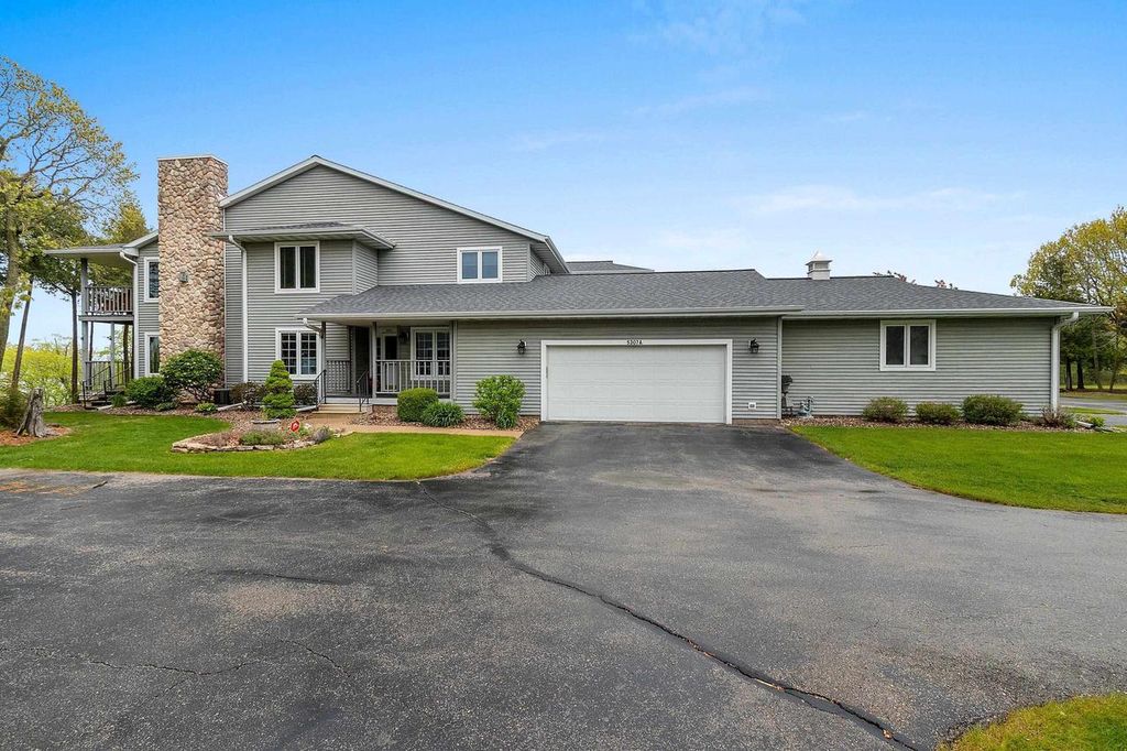 Photo of 5307 Sunset Bluff DRIVE #A, Green Bay, WI 54311 (MLS # 50325761)
