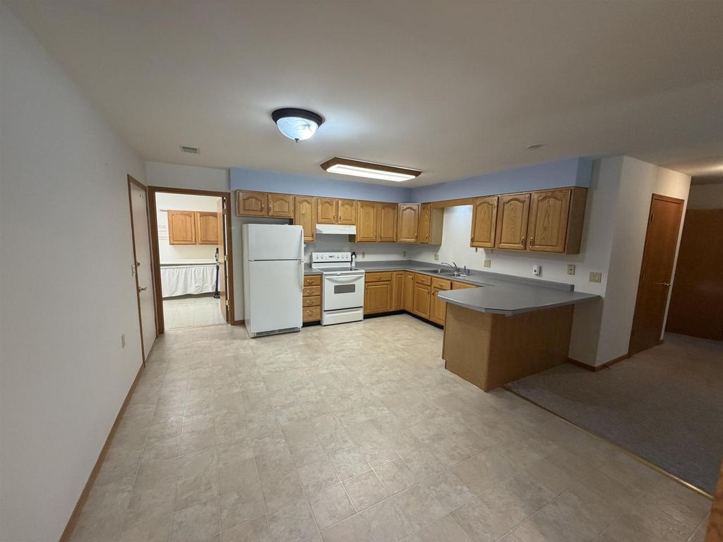 Photo of 635 W Slifer STREET #D, Portage, WI 53901 (MLS # 2025316)