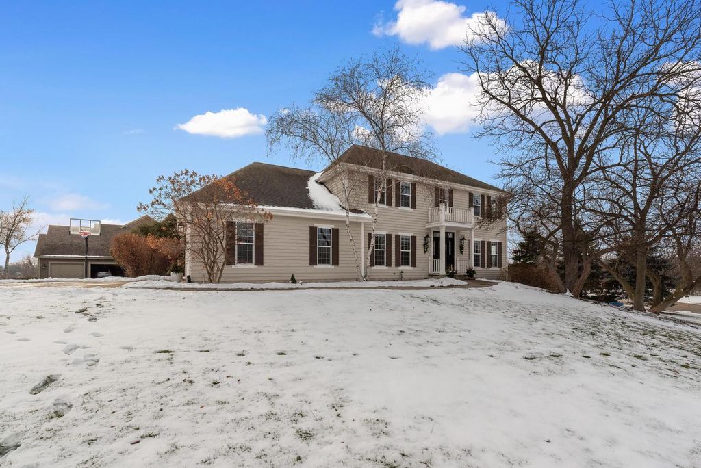 Photo of N29W26151 Coachman DRIVE, Pewaukee, WI 53072 (MLS # 1946415)