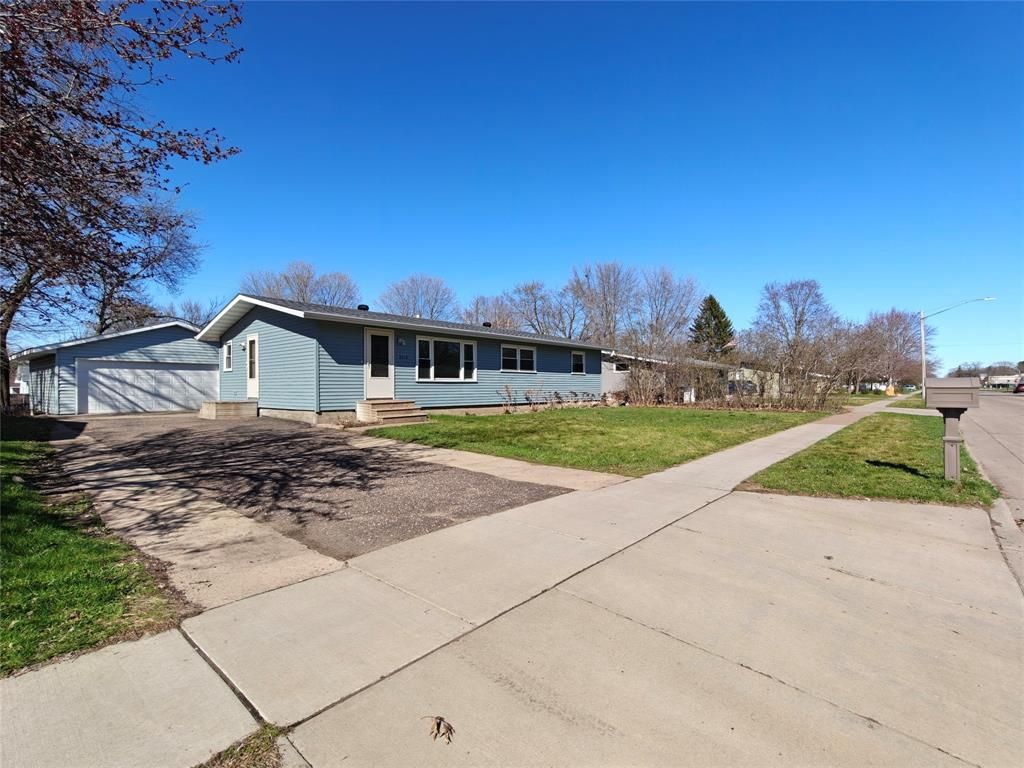 Photo of 2212 Bartlett AVENUE, Altoona, WI 54720 (MLS # 1598420)