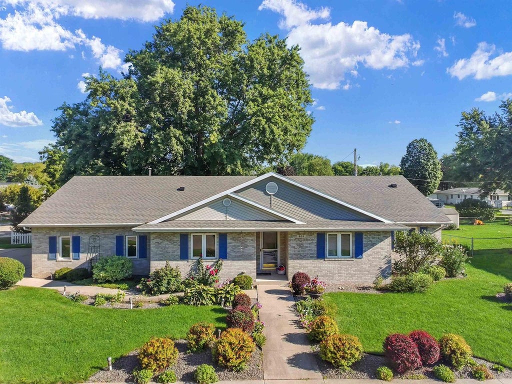 Photo of 805 Hawthorne AVENUE, Janesville, WI 53545 (MLS # 2031708)