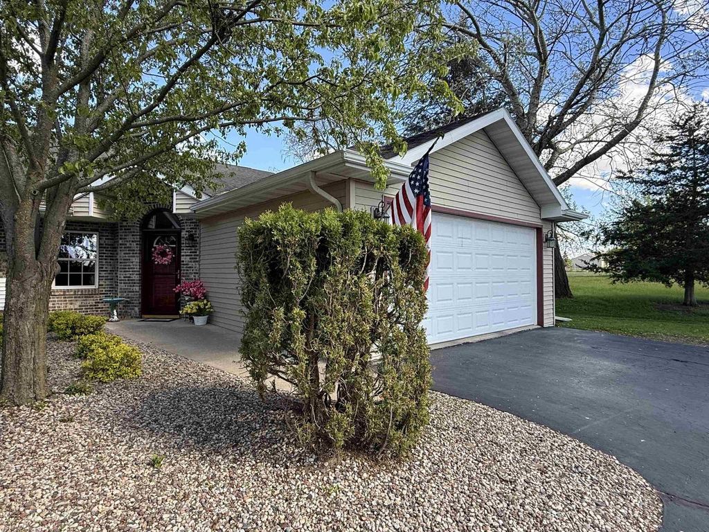 Photo of 580 N Wisconsin STREET, Berlin, WI 54923 (MLS # 50325424)