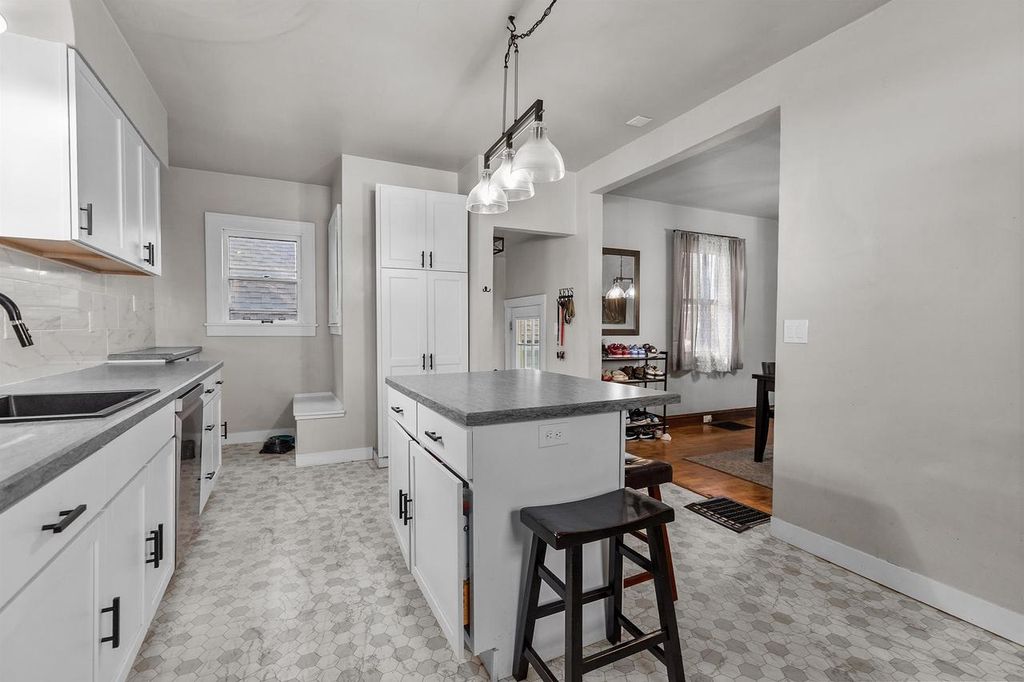 Photo of 818 N Durkee STREET, Appleton, WI 54911 (MLS # 50322819)