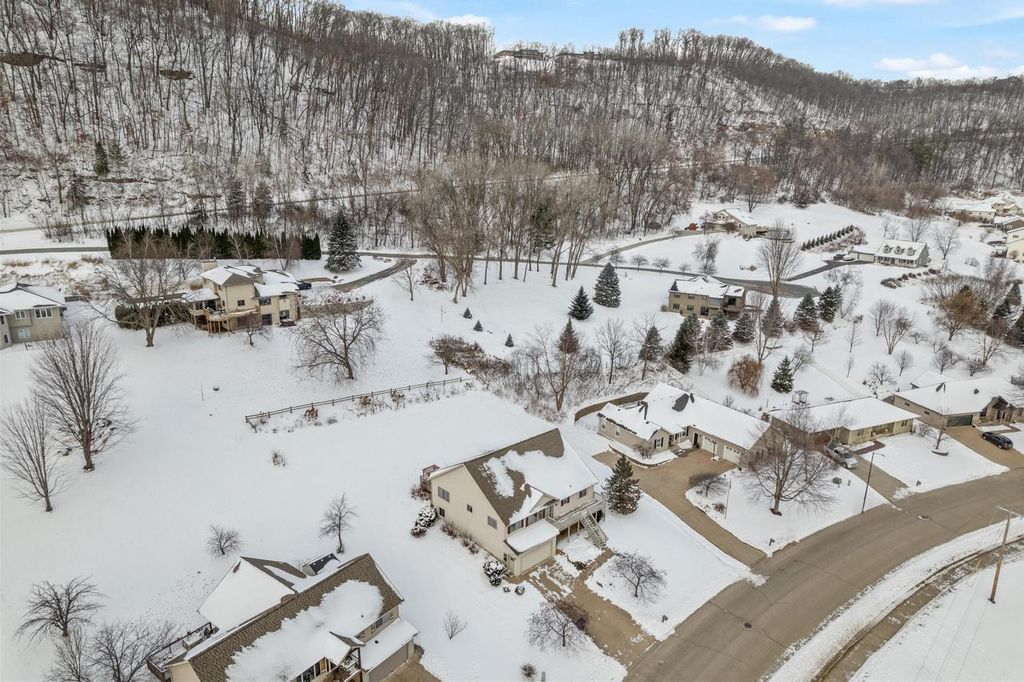 Photo of 1115 Jonathan LANE, La Crescent, WI 55947 (MLS # 1944794)