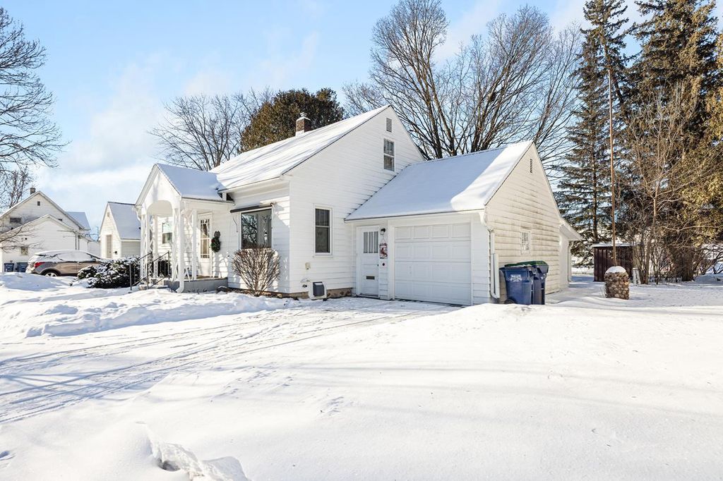 Photo of 912 N 2nd AVENUE, Wausau, WI 54401 (MLS # 22600243)