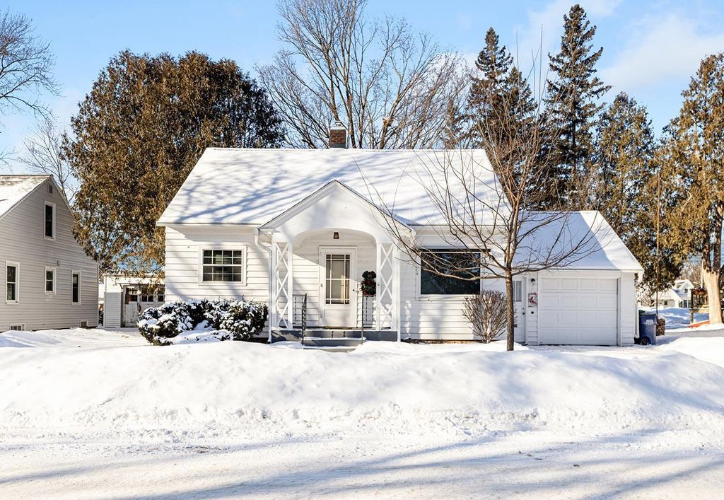 Photo of 912 N 2nd AVENUE, Wausau, WI 54401 (MLS # 22600243)