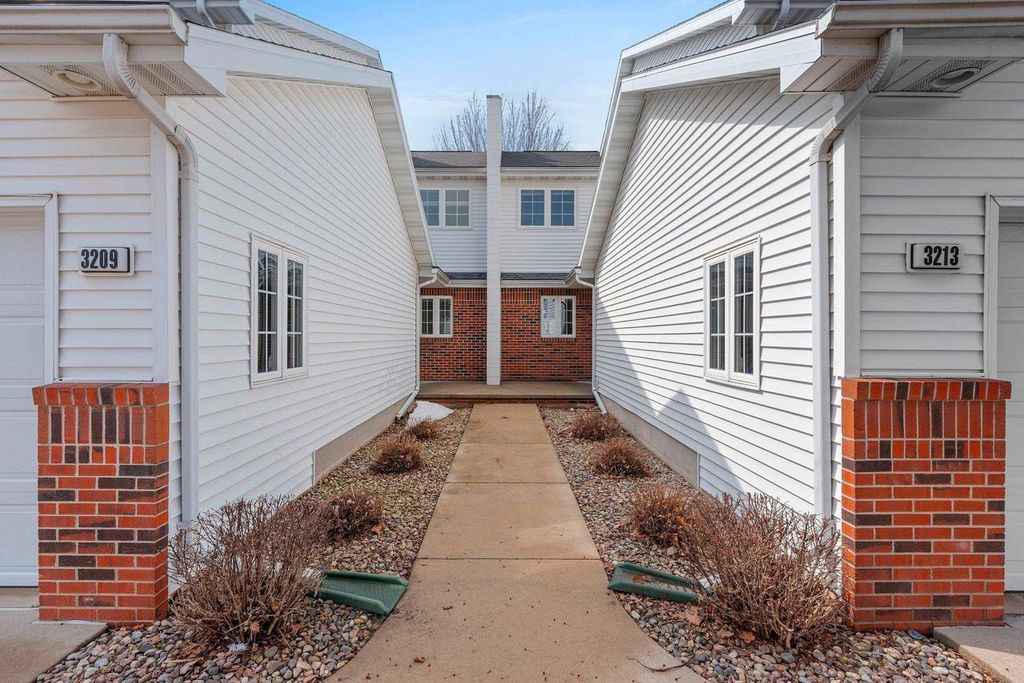 Photo of 3213 N Mistwood LANE #13, Appleton, WI 54914 (MLS # 50323118)