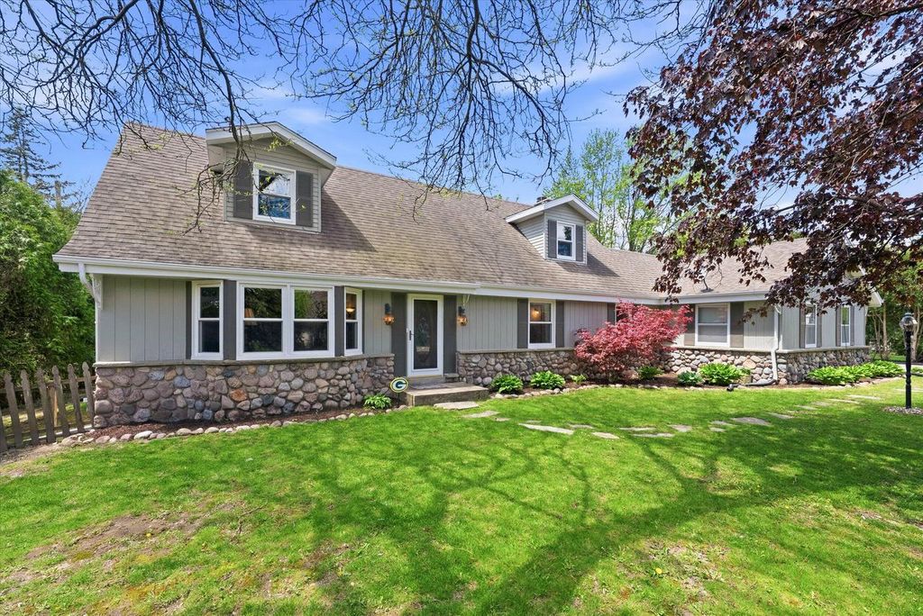 Photo of W169N9873 Nigbor DRIVE, Germantown, WI 53022 (MLS # 1962457)