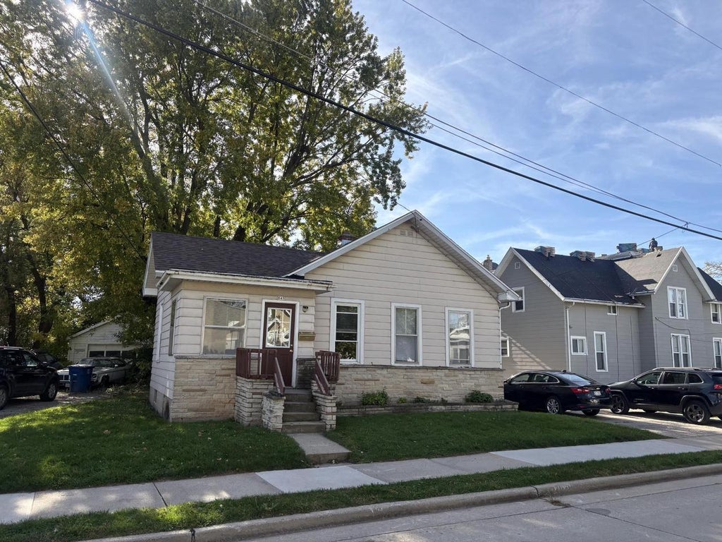 Photo of 849 Prospect AVENUE, Oshkosh, WI 54901 (MLS # 50335001)