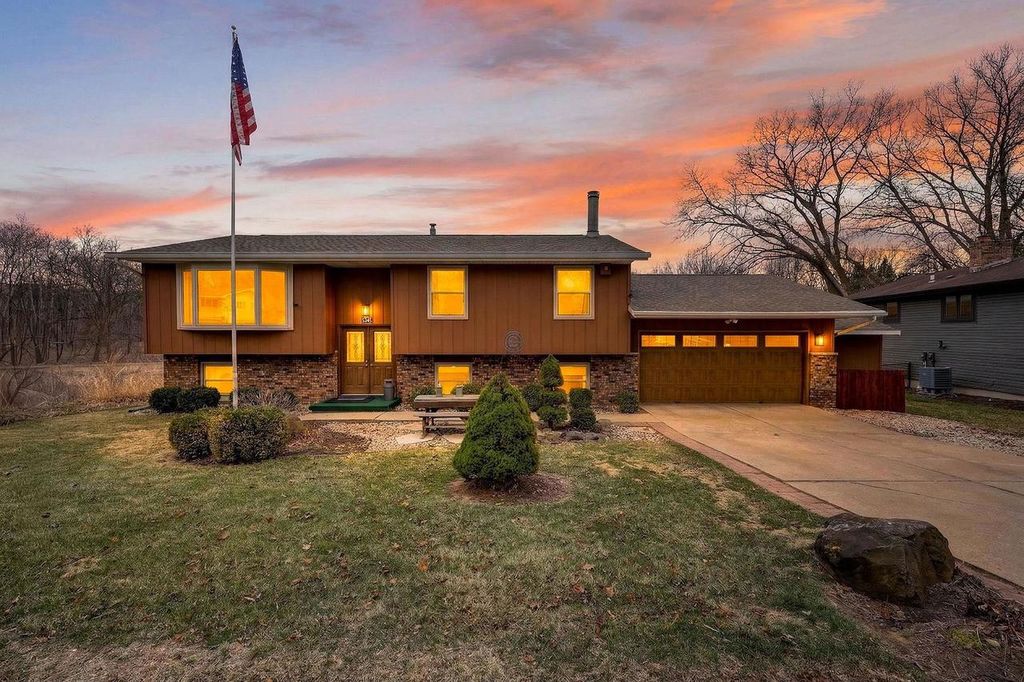 Photo of 5345 Queensbridge ROAD, Madison, WI 53714 (MLS # 2017357)