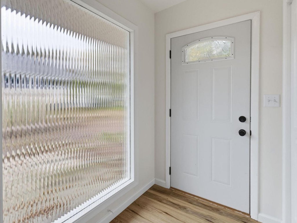 Photo of 343 W Manor CIRCLE, Bayside, WI 53217 (MLS # 1985181)