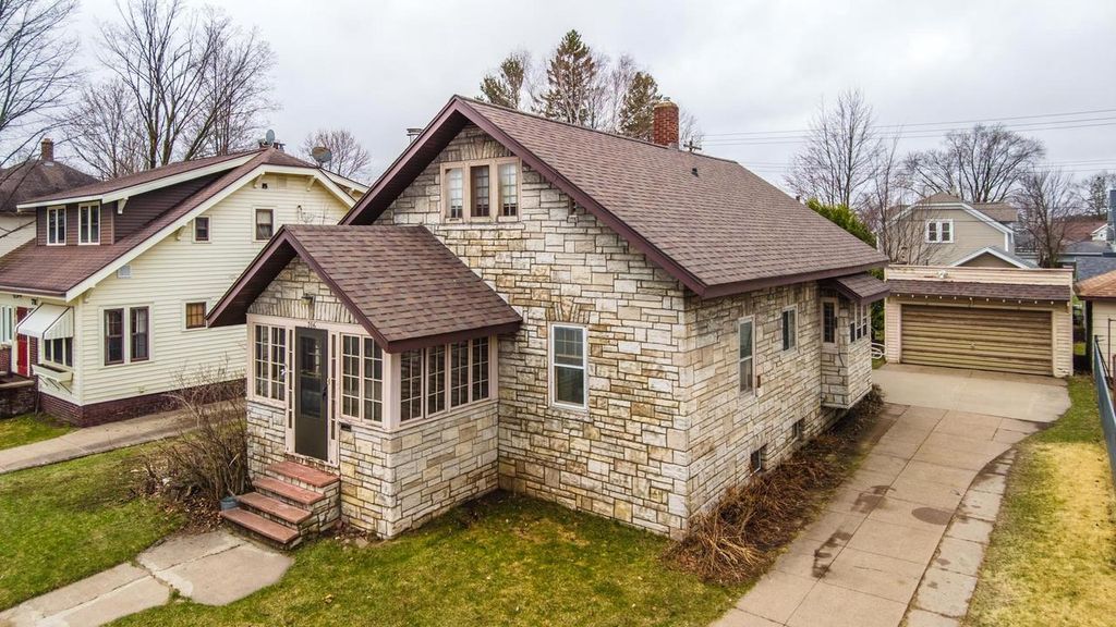 Photo of 706 S 5th AVENUE, Wausau, WI 54401 (MLS # 22601493)