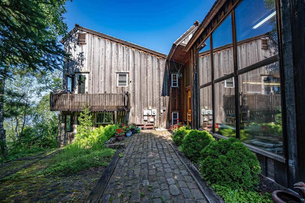 Photo of 26 St. Albans ROAD, Superior, WI 54880 (MLS # 6127155)
