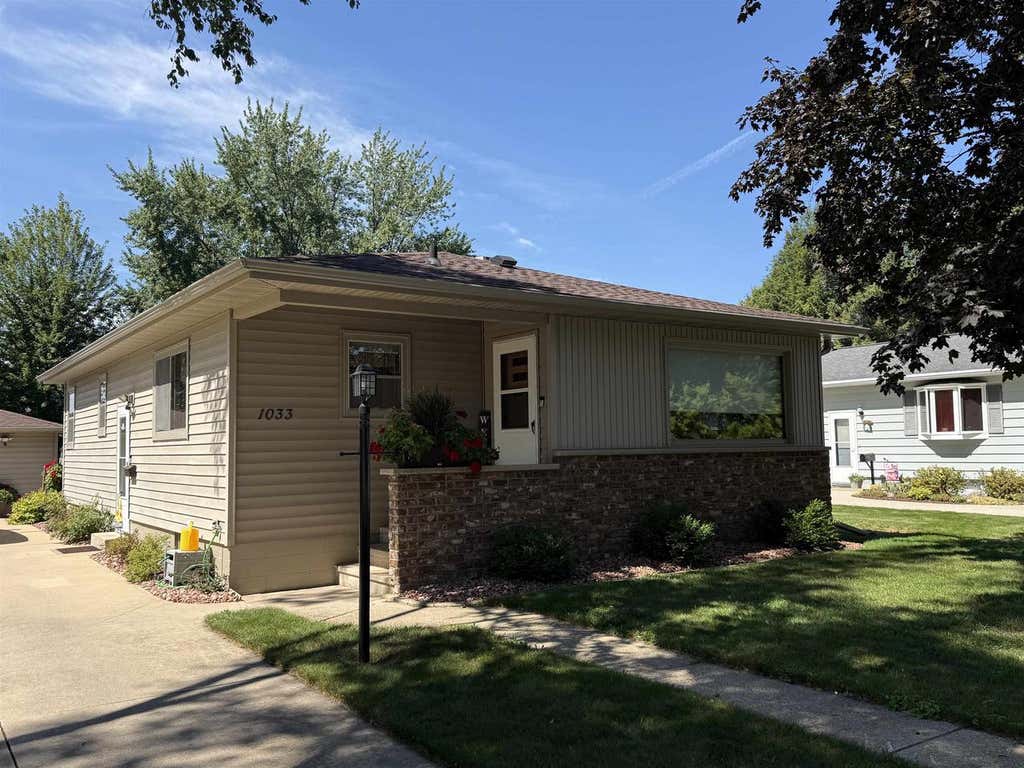 Photo of 1033 S Cleveland STREET, Shawano, WI 54166 (MLS # 50331539)