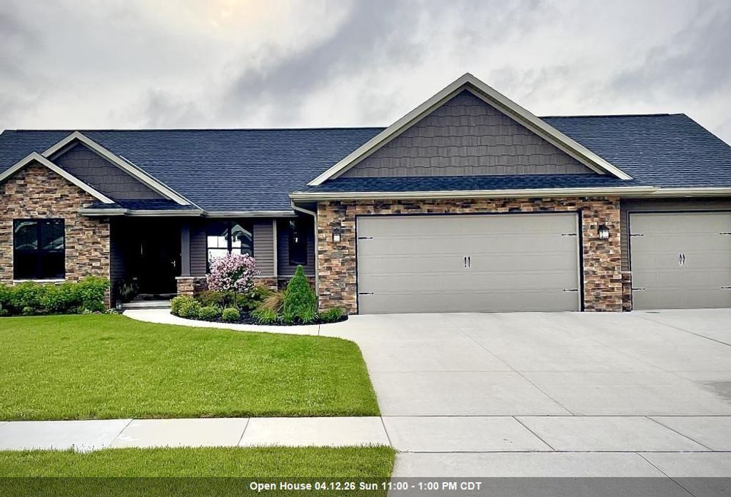 Photo of 1342 Buckys, Green Bay, WI 54313 (MLS # 50321850)