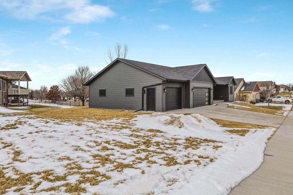 Photo of 1508 Pioneer DRIVE, Holmen, WI 54636 (MLS # 1950059)