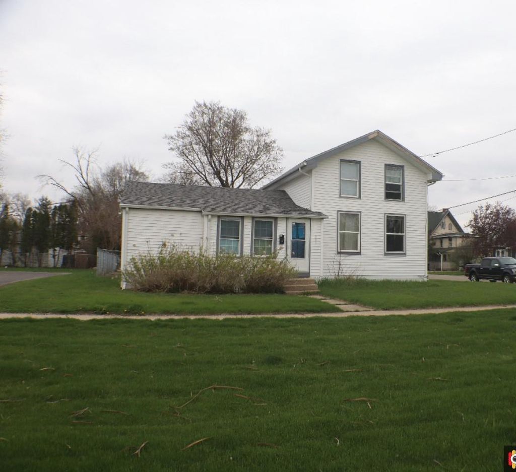 Photo of 221 Center AVENUE, Janesville, WI 53548 (MLS # 2021404)