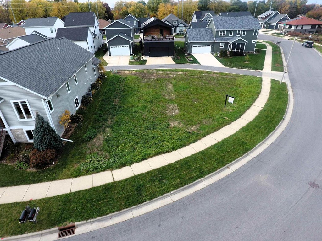 Photo of 812 Royster Oaks DRIVE, Madison, WI 53714 (MLS # 2035661)