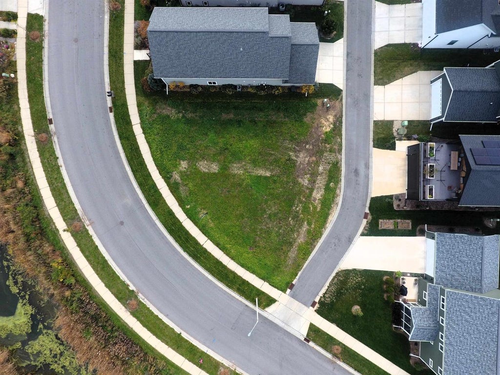 Photo of 812 Royster Oaks DRIVE, Madison, WI 53714 (MLS # 2035661)