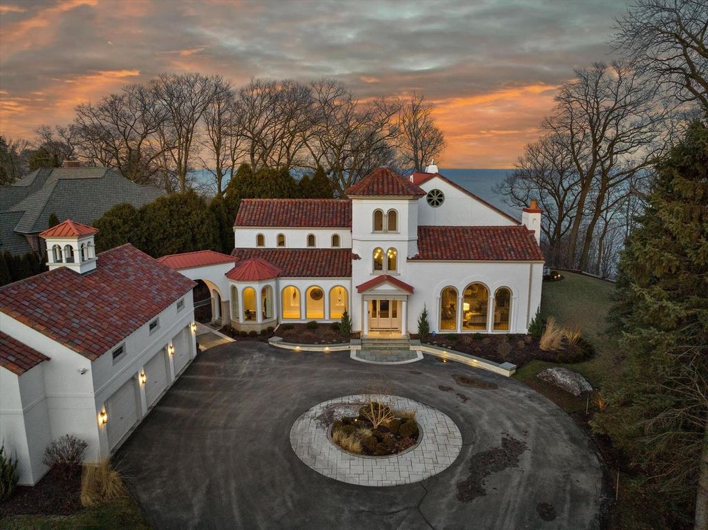 Photo of 7032 N Barnett LANE, Fox Point, WI 53217 (MLS # 1950678)