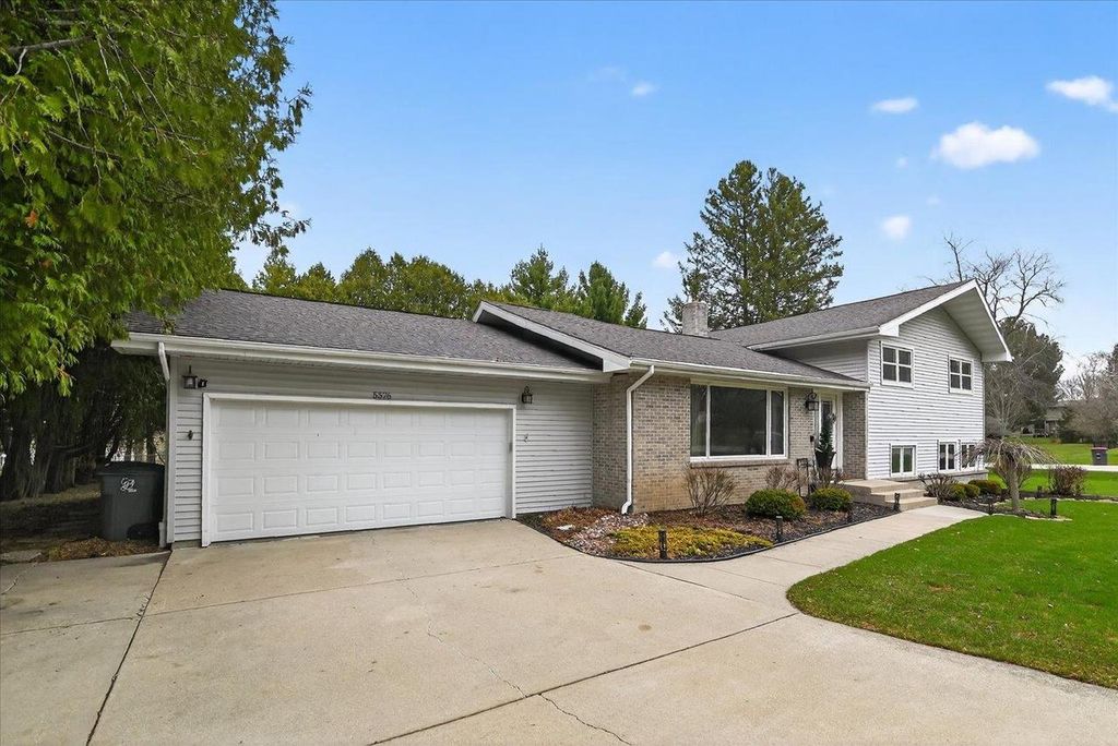 Photo of 5576 Auchter LANE, Waunakee, WI 53597 (MLS # 2019604)