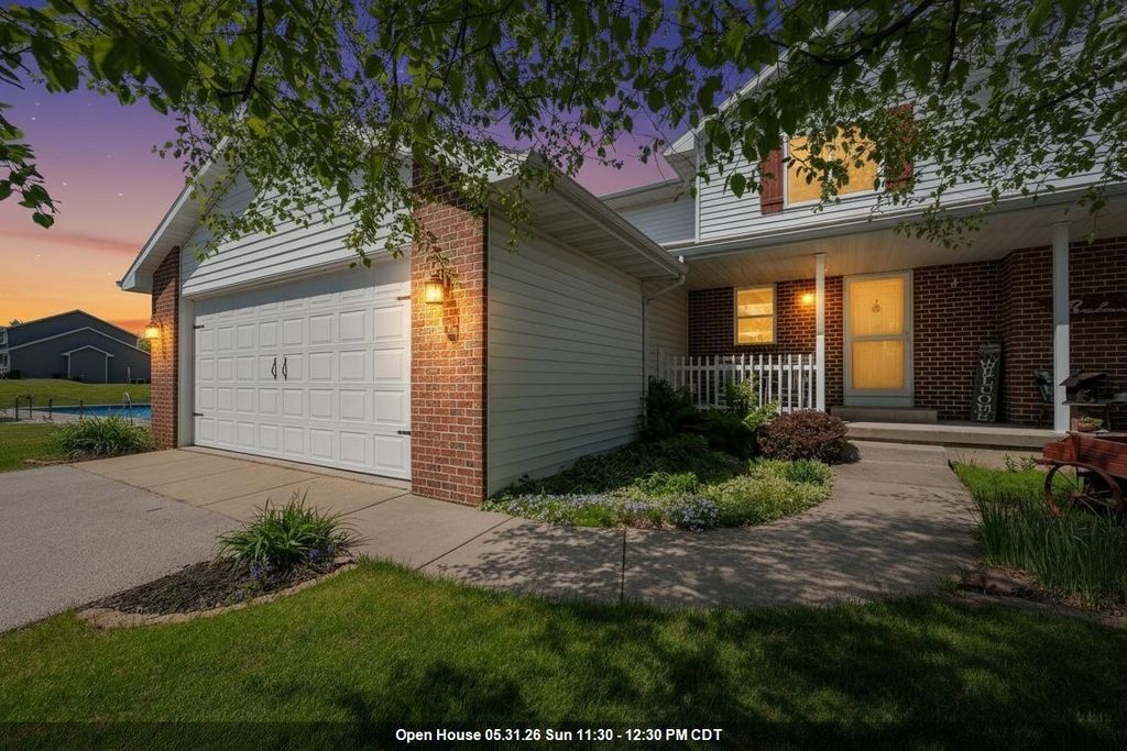 Photo of 483 Madeline LANE, Little Suamico, WI 54141 (MLS # 50326273)