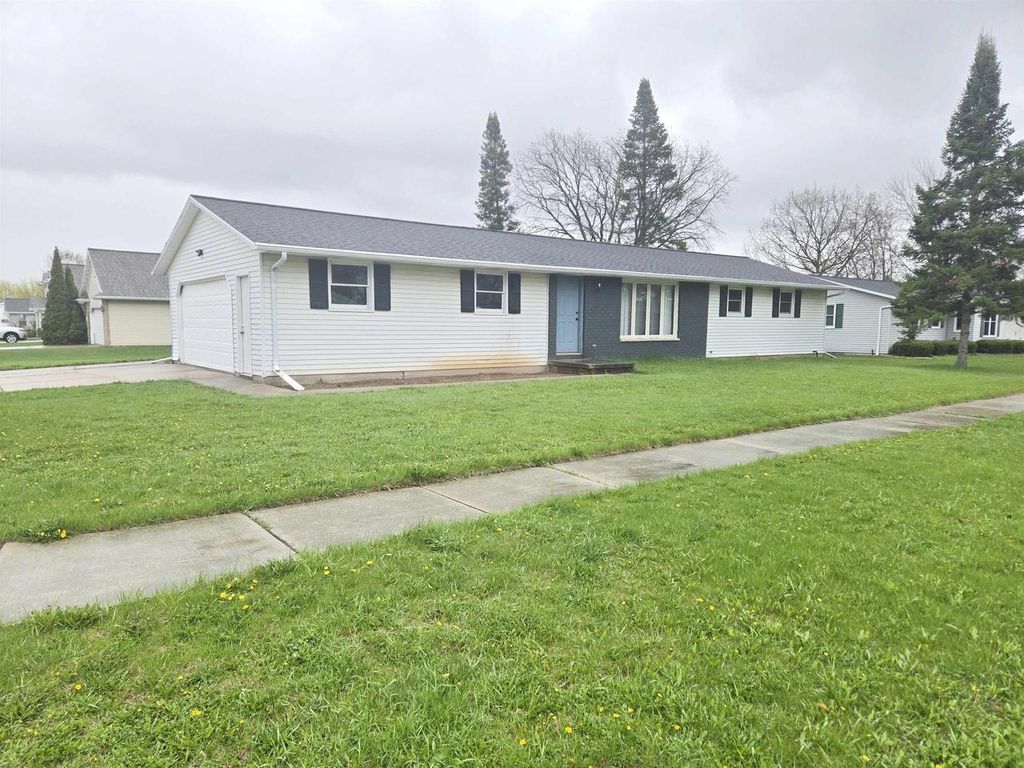 Photo of 1237 Robin STREET, De Pere, WI 54115 (MLS # 50325670)
