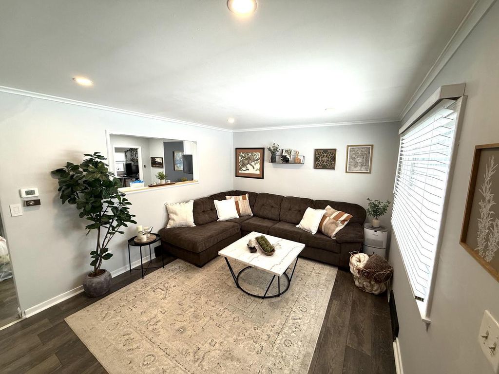 Photo of 433 W Martin LANE, Milwaukee, WI 53207 (MLS # 1947117)