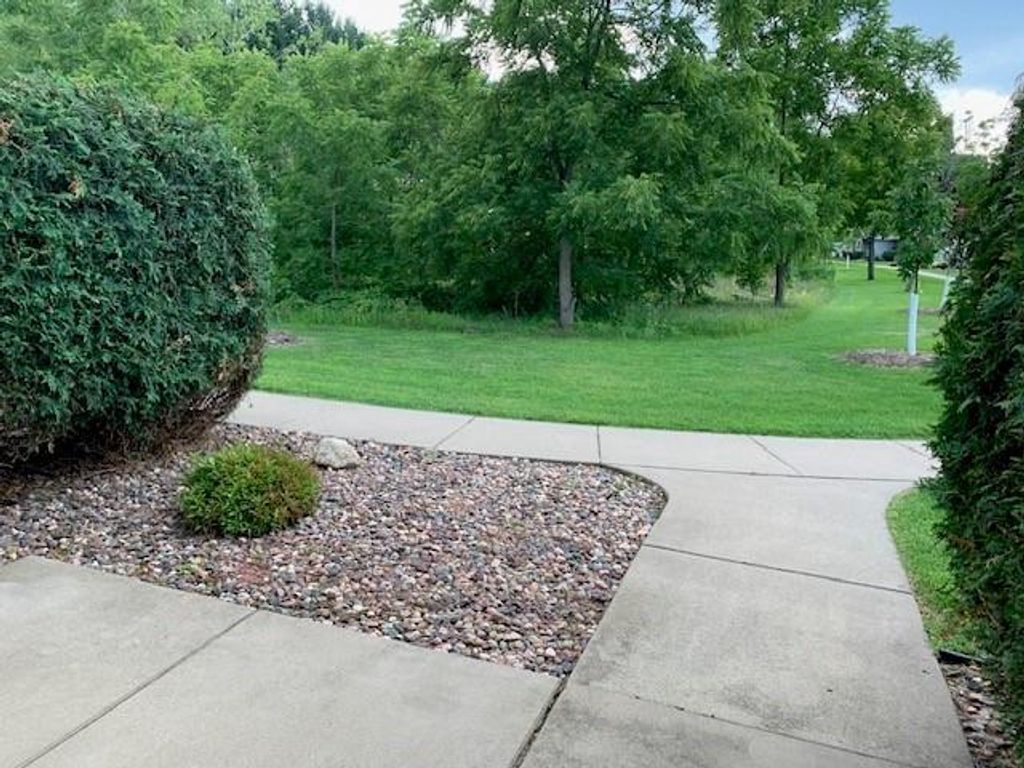 Photo of 3312 S Robin Meadows LANE #3312, Eau Claire, WI 54701 (MLS # 1599811)