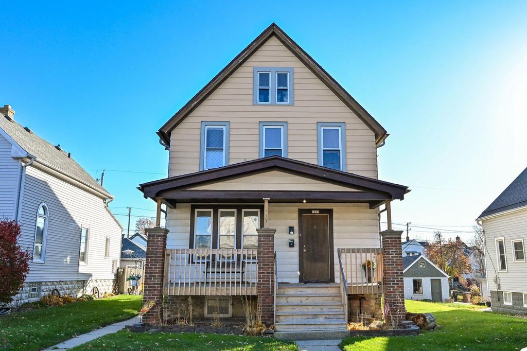 Photo of 1311 Madison AVENUE, South Milwaukee, WI 53172 (MLS # 1943637)