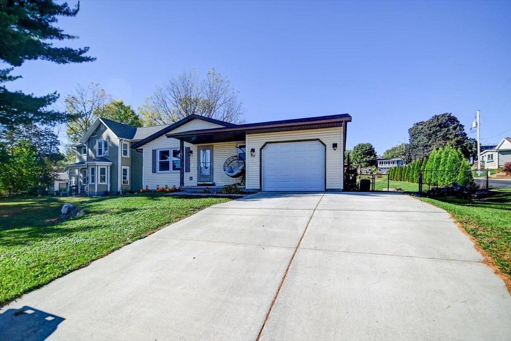 Photo of 400 Market STREET, Deforest, WI 53532 (MLS # 2013345)