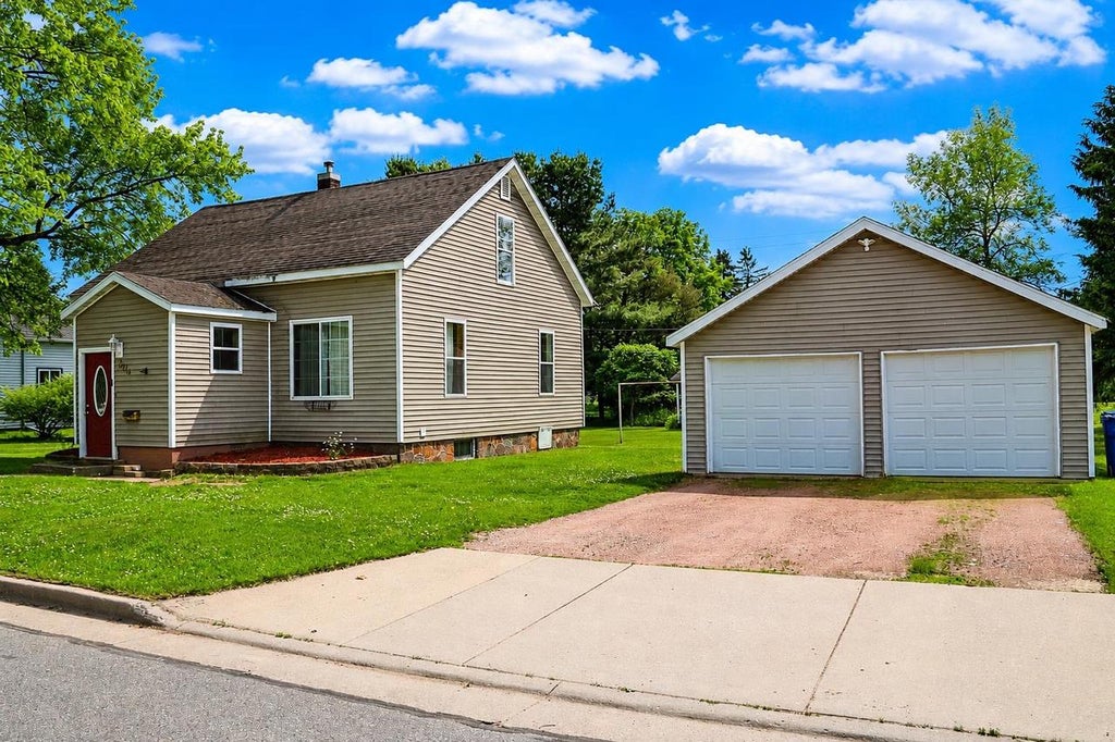Photo of 304 N Thomas STREET, Merrill, WI 54452 (MLS # 50327394)