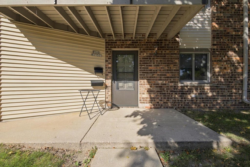 Photo of W168N11501 El Camino DRIVE #2, Building 3, Germantown, WI 53022 (MLS # 1984570)