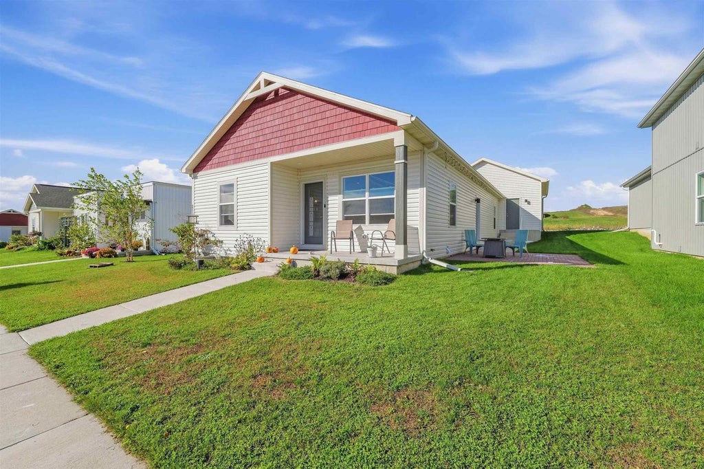 Photo of 509 Park STREET, Poynette, WI 53955 (MLS # 2034448)