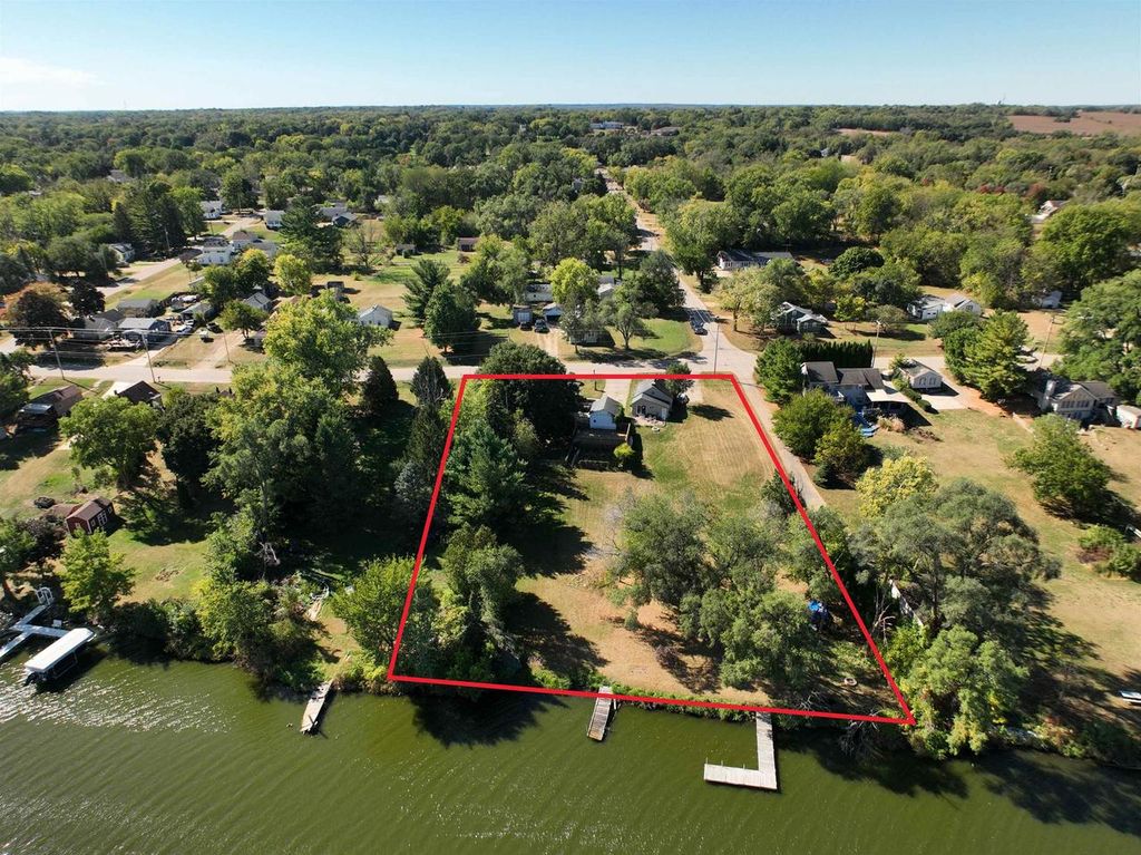 Photo of 1971 S Shore DRIVE, Beloit, WI 53511 (MLS # 2010311)