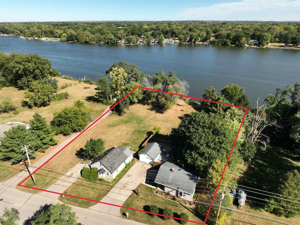 Photo of 1971 S Shore DRIVE, Beloit, WI 53511 (MLS # 2010311)