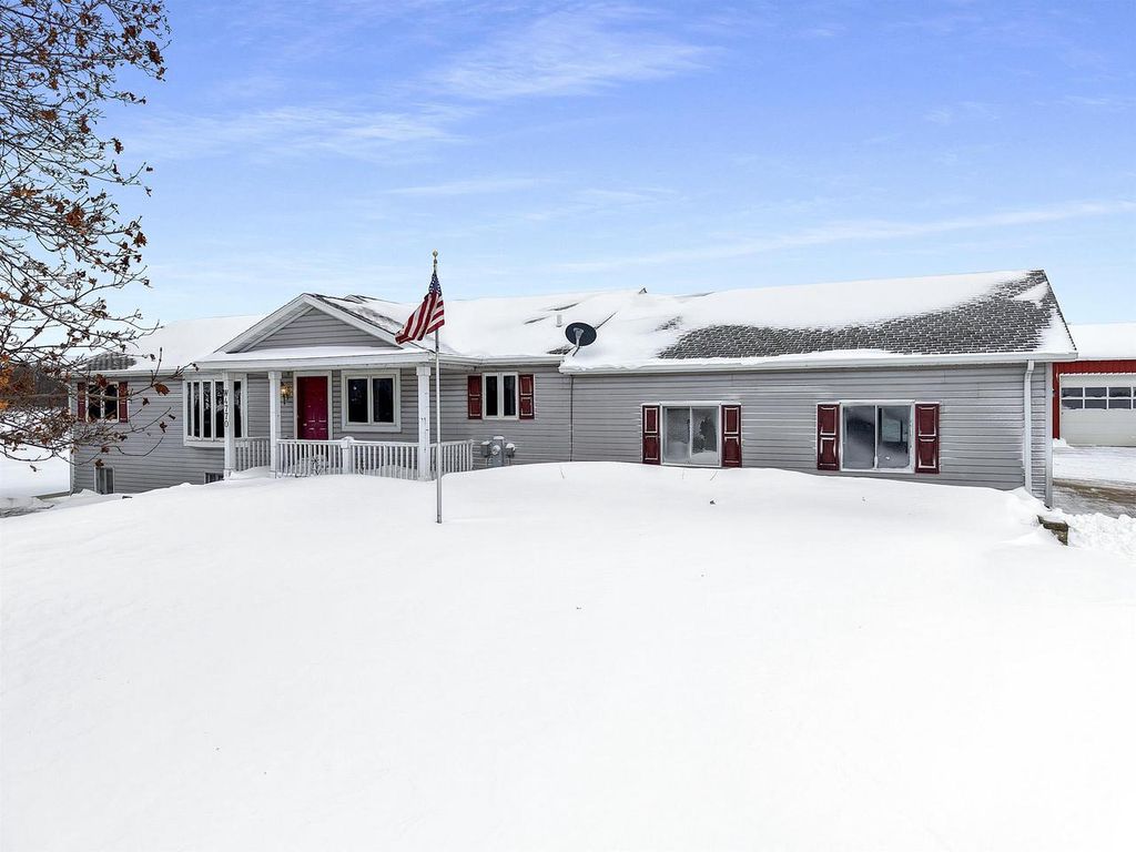 Photo of W4770 Ertl ROAD, Menasha, WI 54952 (MLS # 50319186)