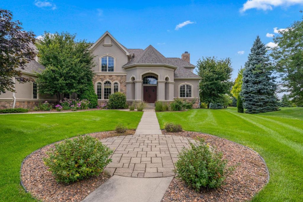 Photo of 1252 Mary Hill CIRCLE, Hartland, WI 53029 (MLS # 1934095)