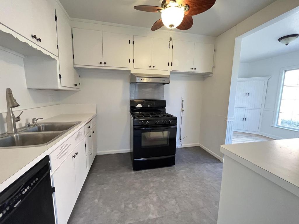 Photo of 807 Florence AVENUE, Racine, WI 53402 (MLS # 1938842)