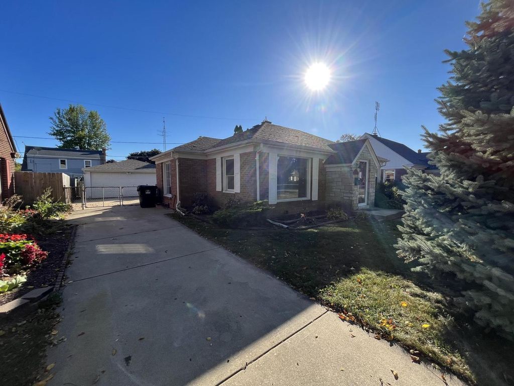 Photo of 807 Florence AVENUE, Racine, WI 53402 (MLS # 1938842)