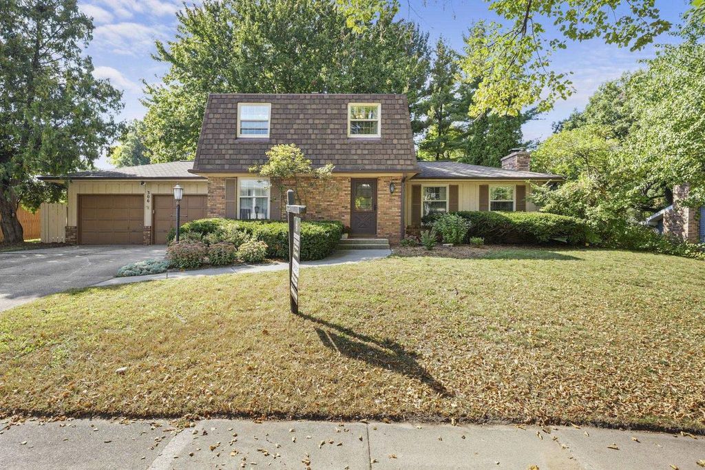 Photo of 306 Walnut Grove DRIVE, Madison, WI 53717 (MLS # 2006873)