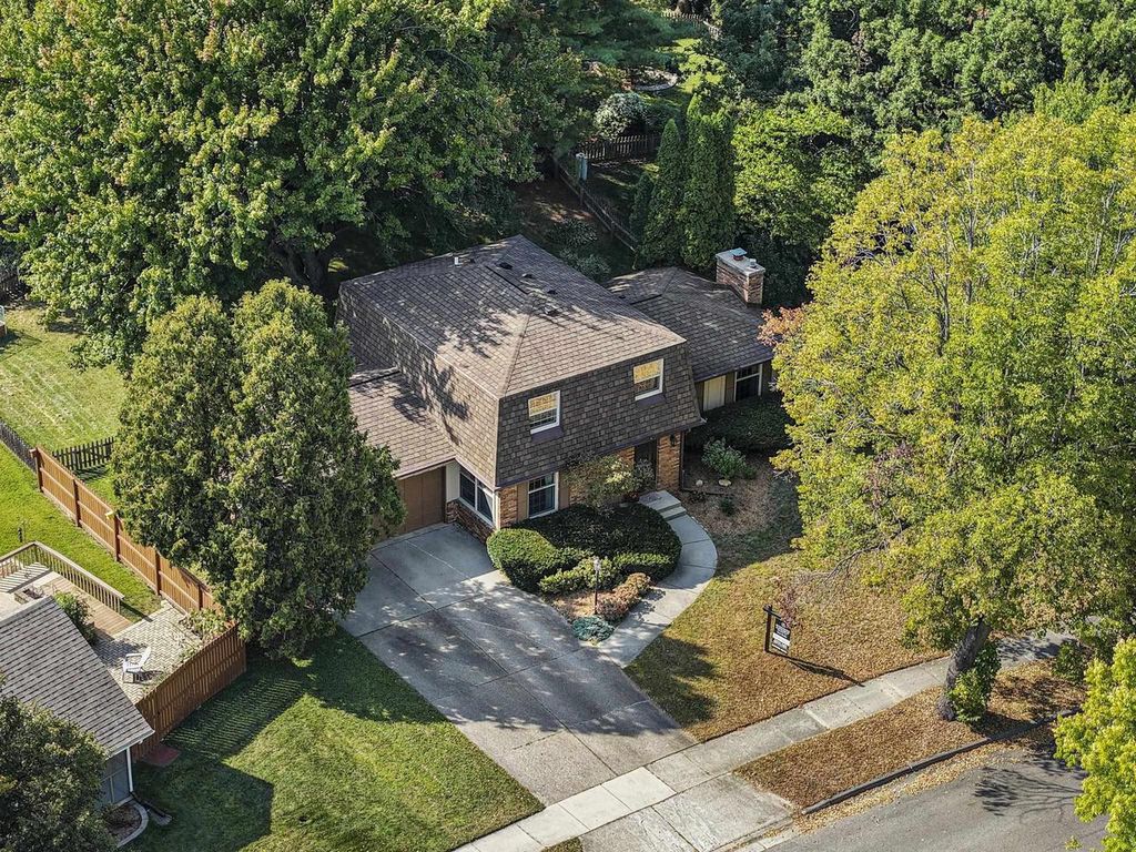 Photo of 306 Walnut Grove DRIVE, Madison, WI 53717 (MLS # 2006873)