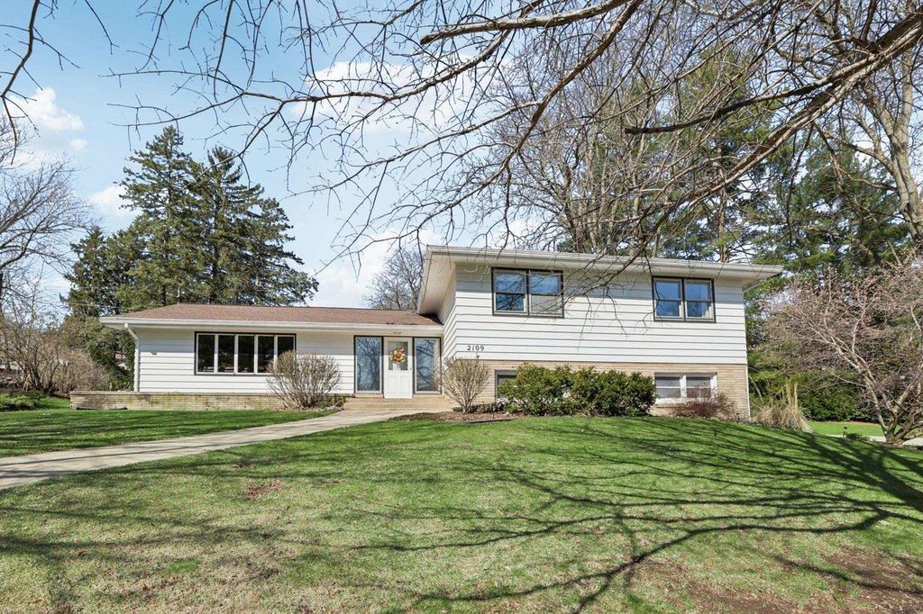 Photo of 2109 20th AVENUE, Monroe, WI 53566 (MLS # 2020318)