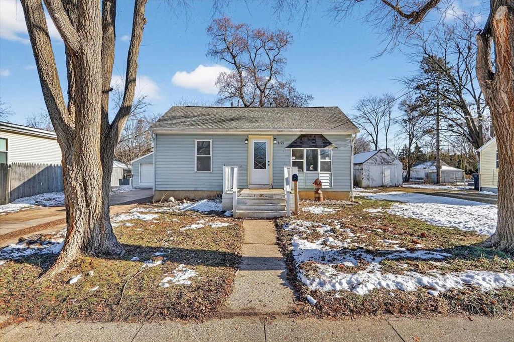 Photo of 1127 Townline AVENUE, Beloit, WI 53511 (MLS # 2013998)