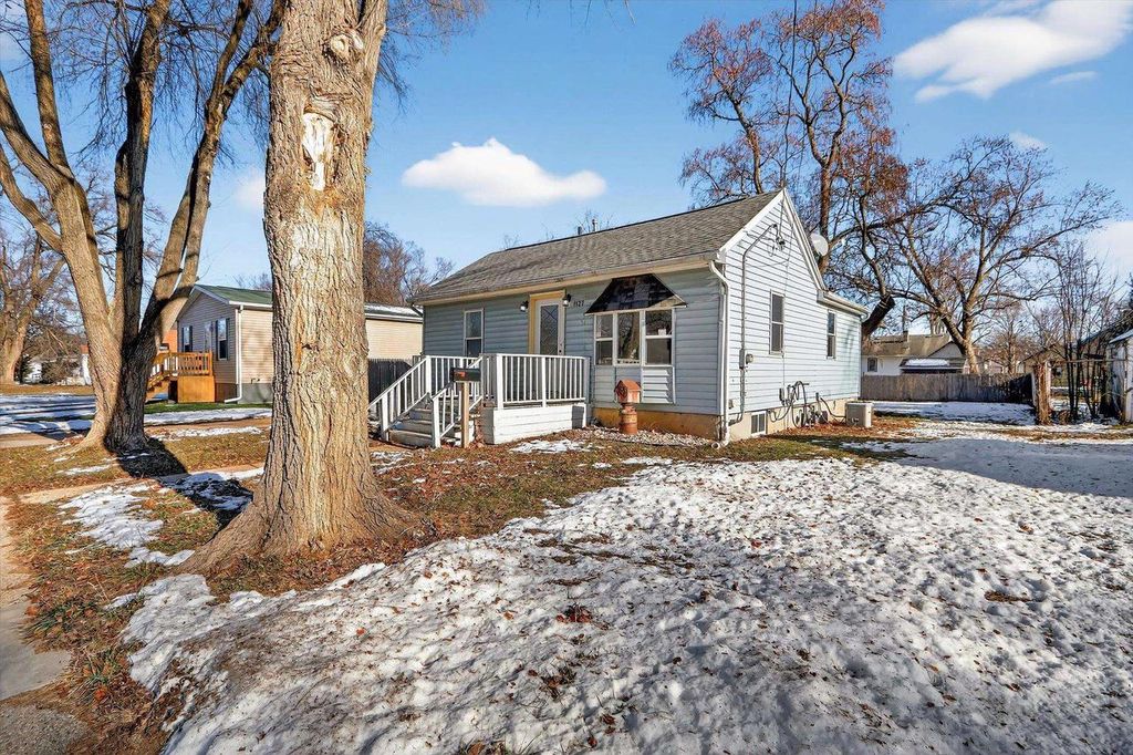 Photo of 1127 Townline AVENUE, Beloit, WI 53511 (MLS # 2013998)