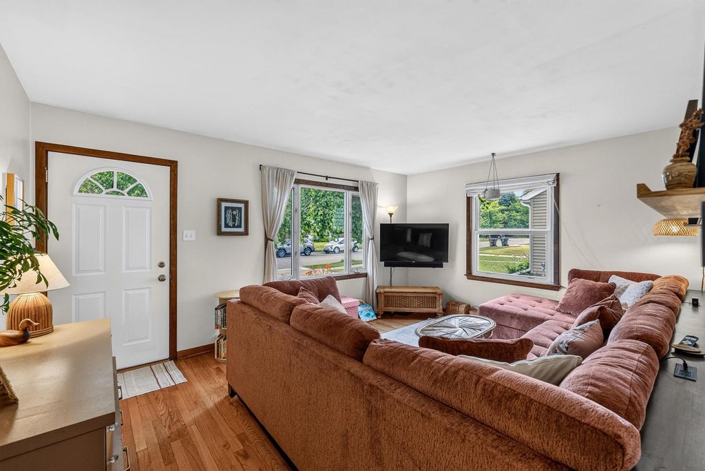Photo of 4107 S Hately AVENUE, Saint Francis, WI 53235 (MLS # 1969952)